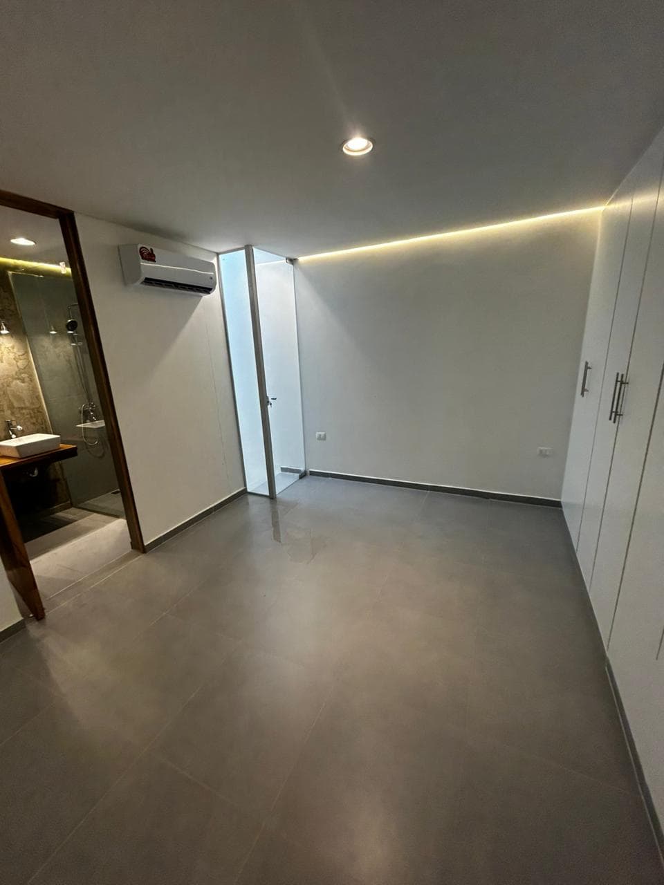 Vendo duplex a estrenar de 3 dormitorios en Fernando de la Mora zona norte – 2