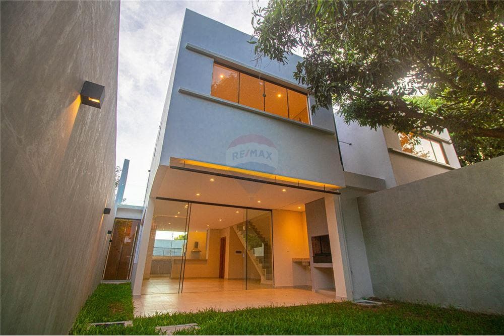 DUPLEX CON PILETA A ESTRENAR EN ZONA CONMEBOL – 3