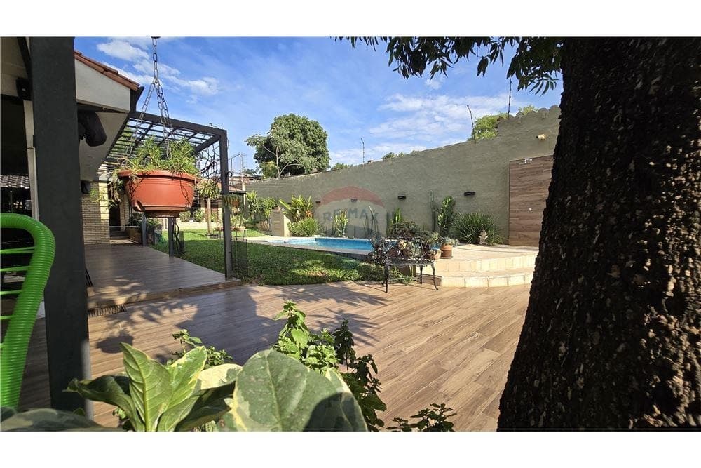 EN VENTA CASA DE UNA PLANTA CON PISCINA – 2