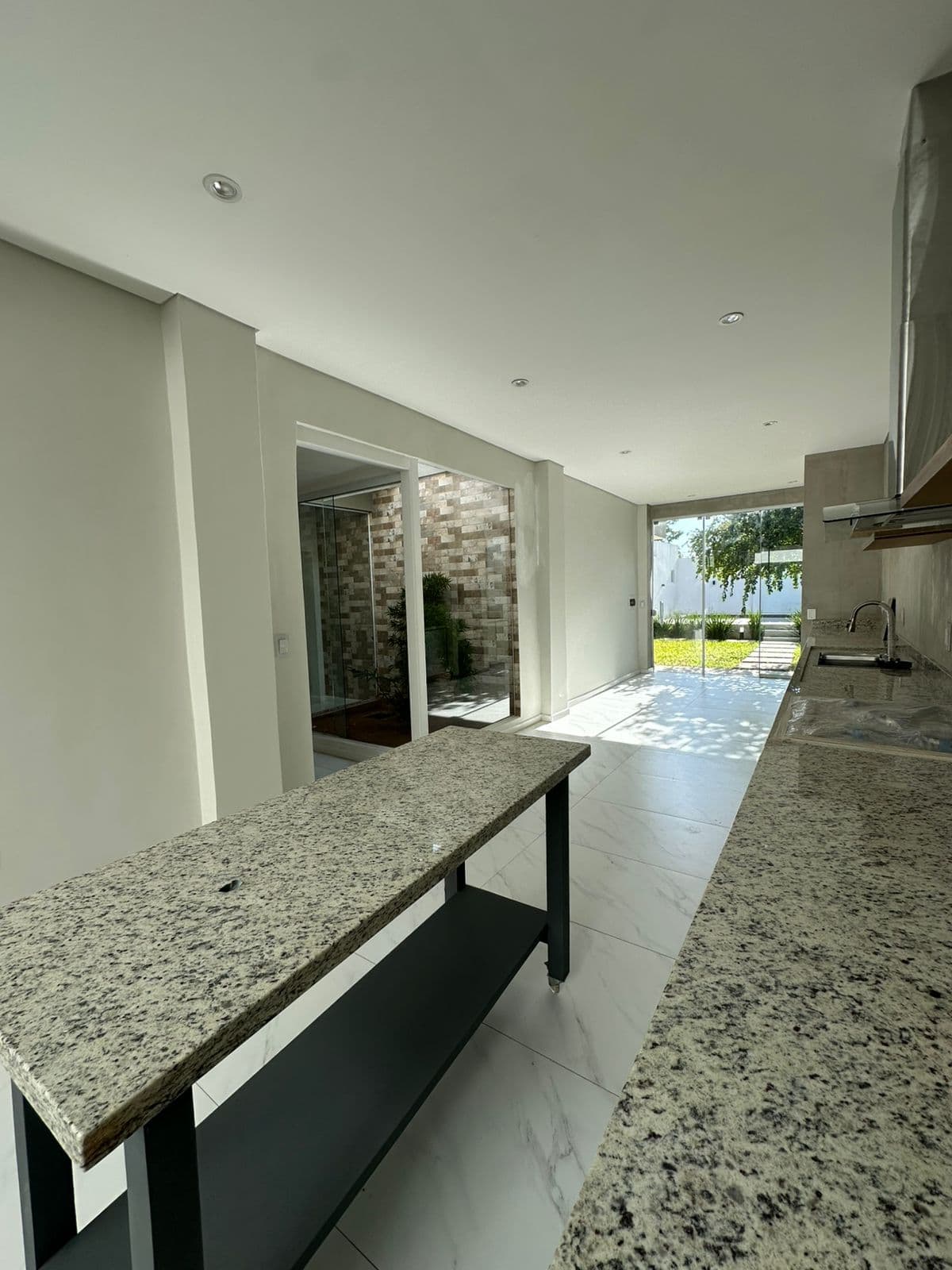 Vendo casa en Villa Elisa en el Barrio 29 de Setiembre – 3