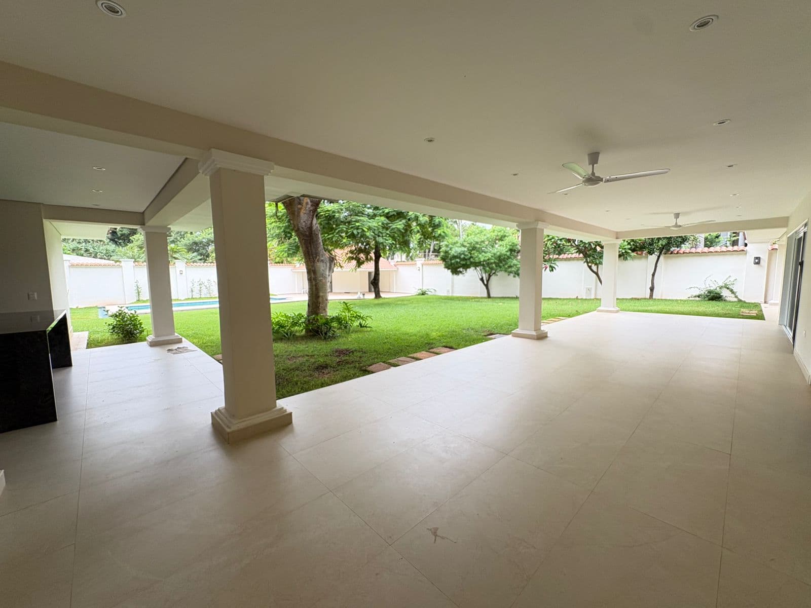 Residencia De Lujo A Estrenar, Barrio Mariscal Estigarribia – 2