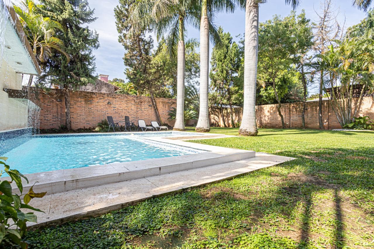 Residencia de Lujo en Barrio Mariscal Estigarribia – 3
