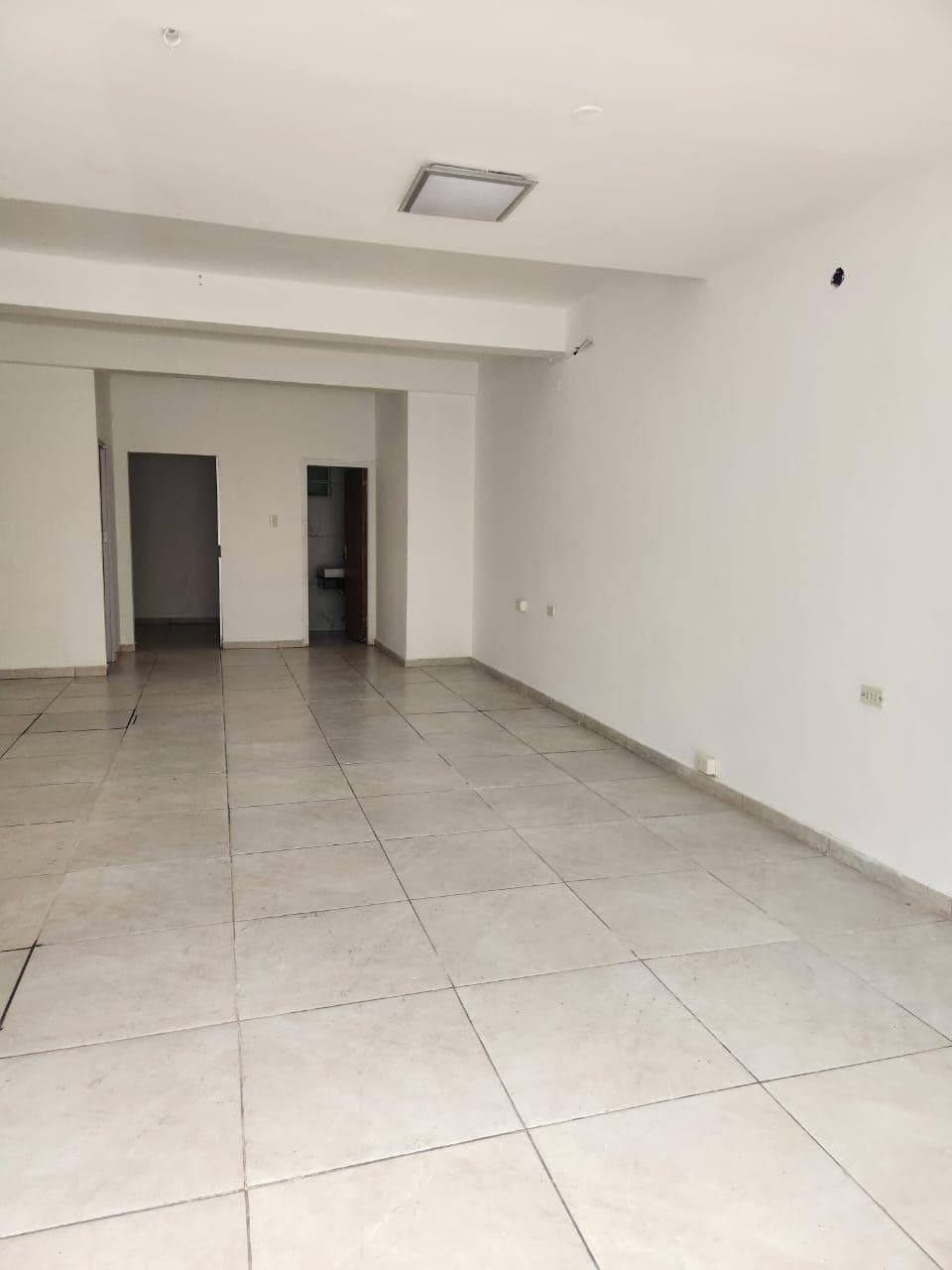 Alquilo Salón Comercial En Villamorra