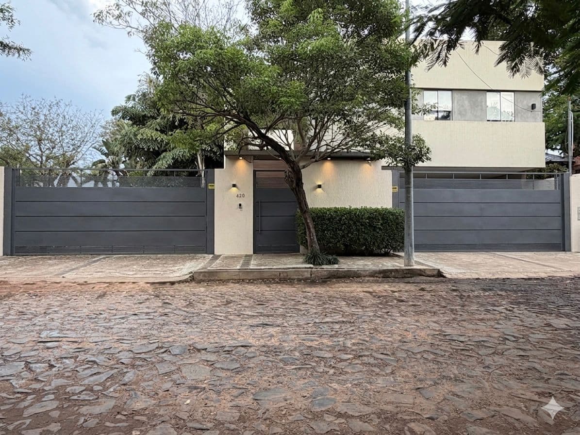 ALQUILO RESIDENCIA DE LUJO EN BARRIO MBURUCUYA – 2