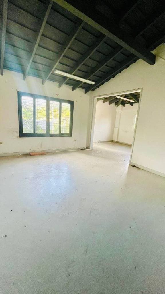 En Alquiler Casa en Las Carmelitas – 3