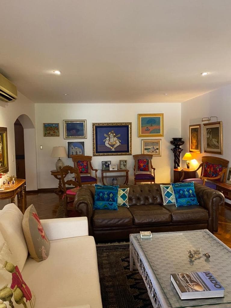VENDO IMPONENTE CASA EN BARRIO CARMELITAS 4 HABITACIONES – 2
