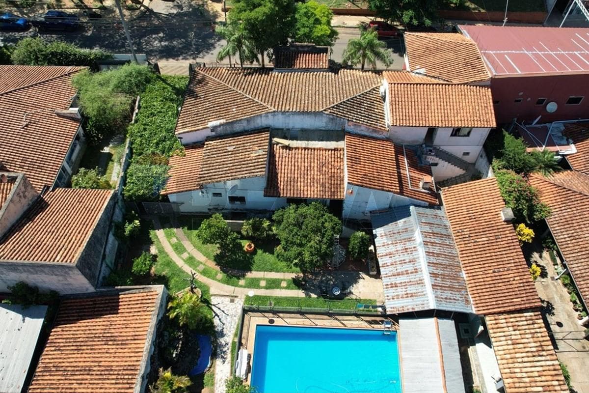 HERMOSA CASA EN CAACUPE A PASOS DE LA IGLESIA – 3