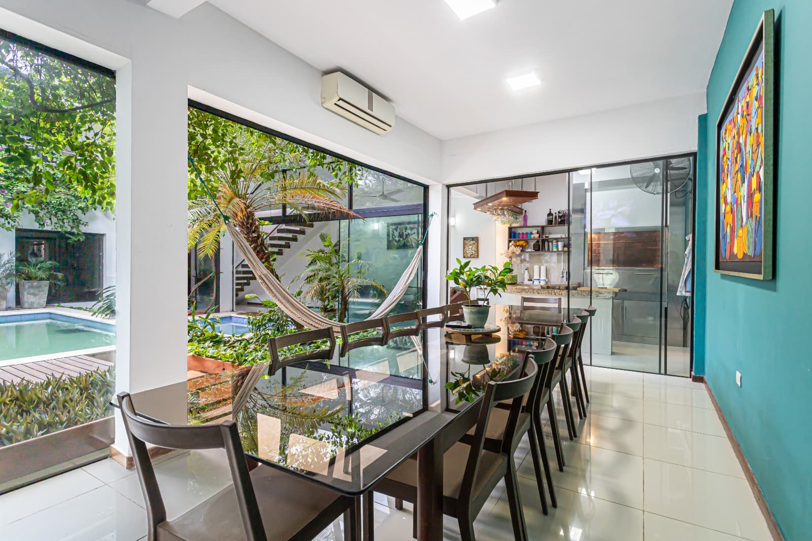 ALQUILO HERMOSA CASA AMOBLADA BARRIO MARISCAL - 3800 USD – 2