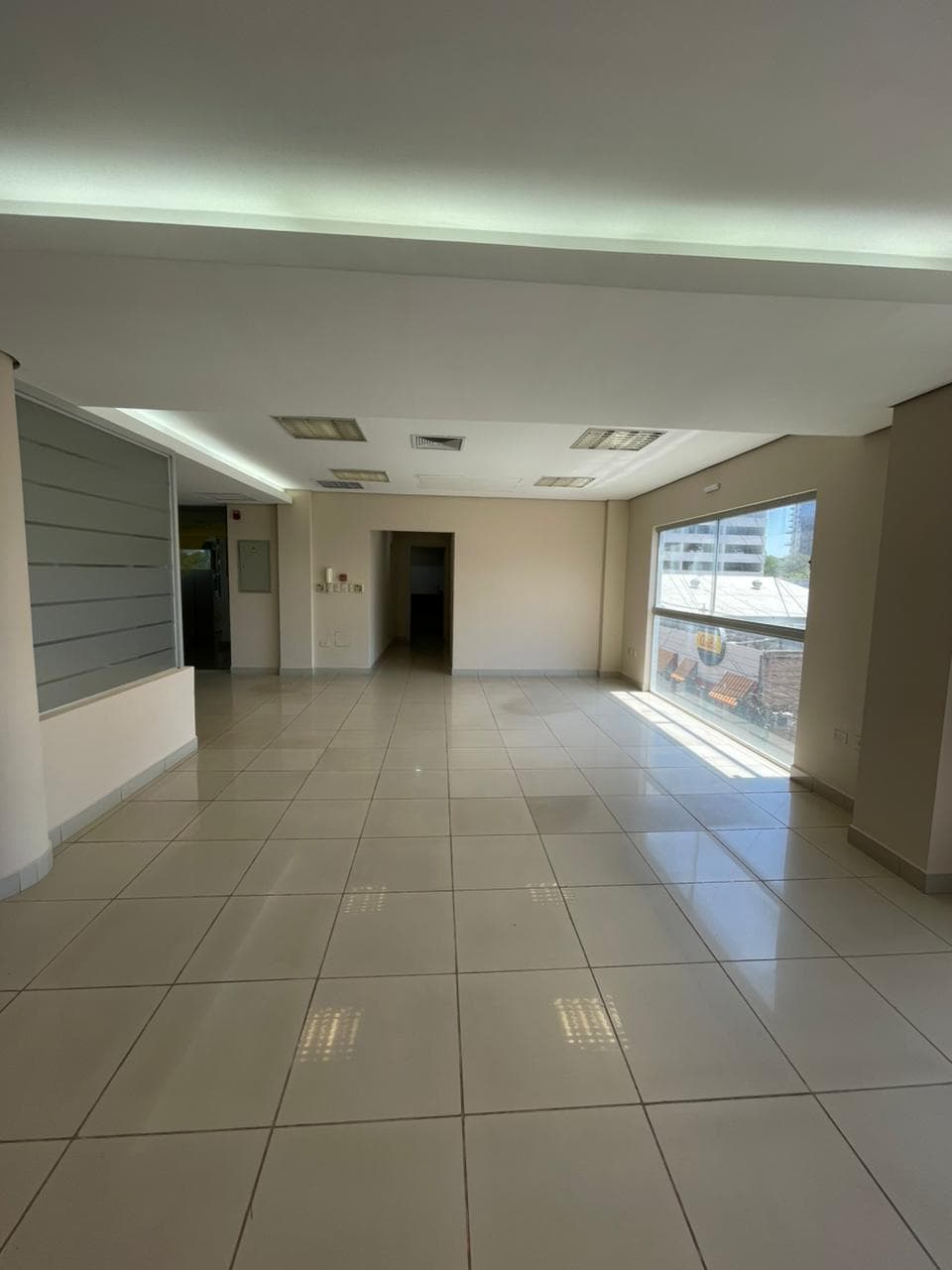 OFICINA CORPORATIVA DE 180 M2.- ALQUIER - SOBRE MCAL LOPEZ – 3