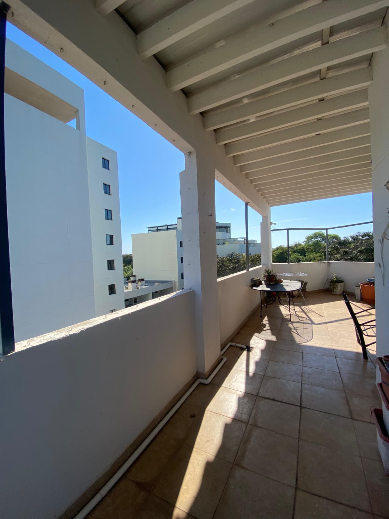 SE VENDE DEPARTAMENTO SEMI AMOBLADO – 2