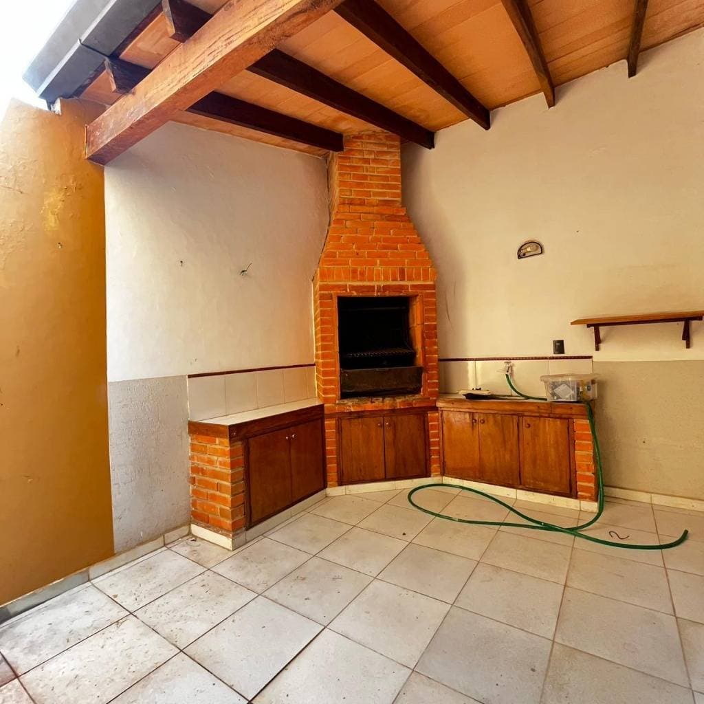 Alquilo depto de 3 dorm. en Barrio Herrera