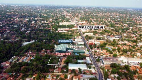 Se ofrece un amplio terreno de 2.500 m² en Lambare