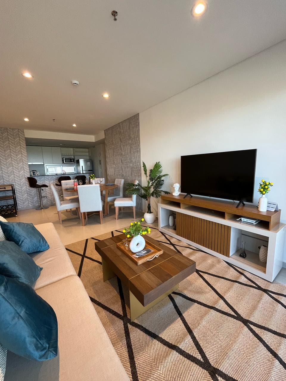 ALQUILER DEPARTAMENTO 2 DORMITORIOS FINAMENTE AMOBLADO - ZONA BOGGIANI