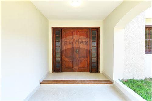 Alquilo amplia y fina residencia en Los Laureles – 2