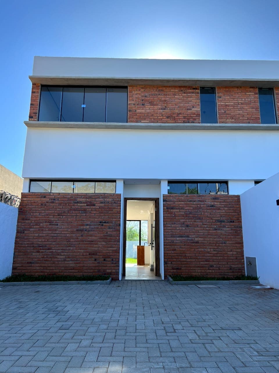 VENDO DÚPLEX A ESTRENAR EN LUQUE