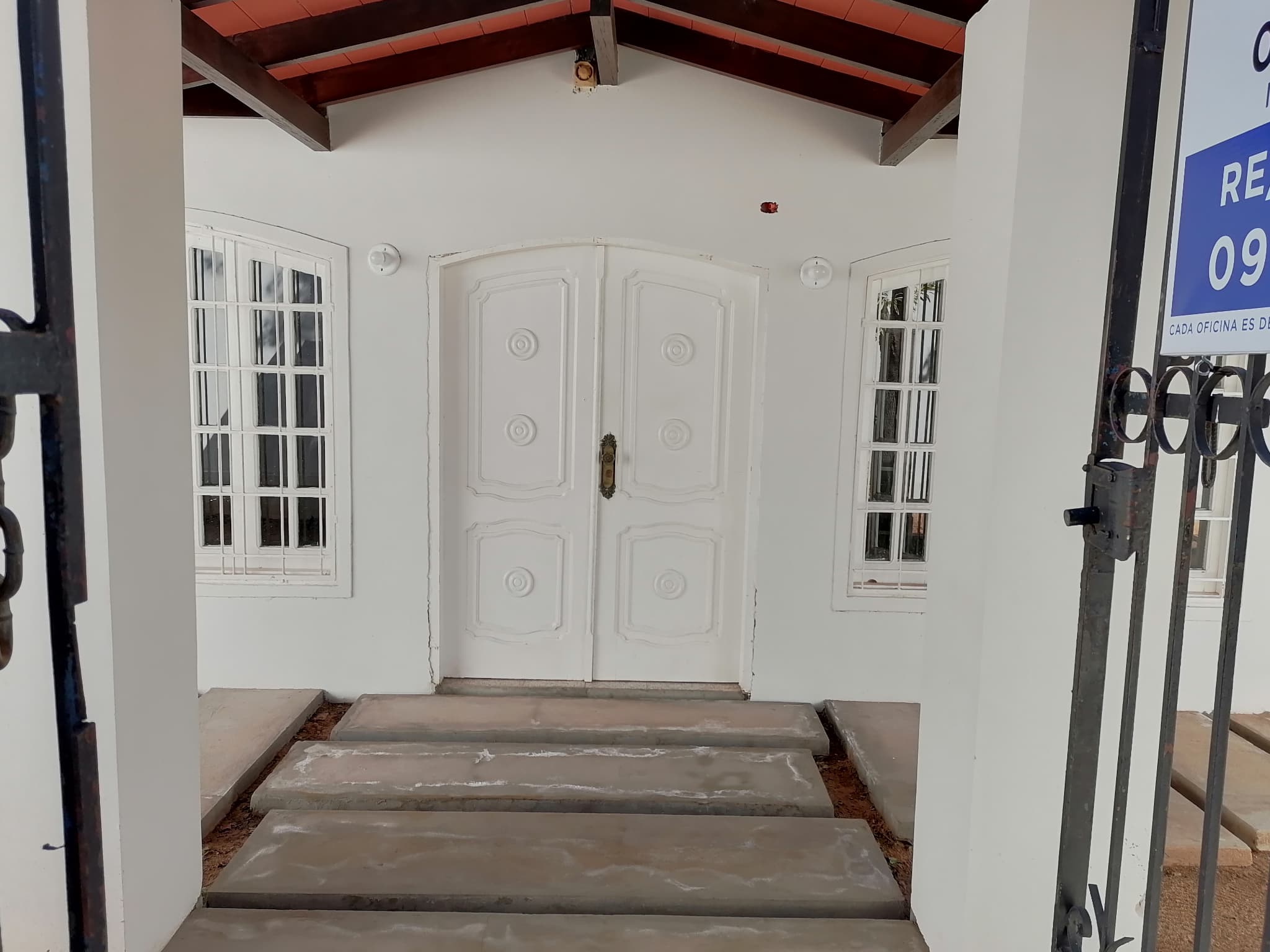 Alquilo Casa en Esquina para Oficina.Las Lomas Carmelitas Zona BCP. – 3