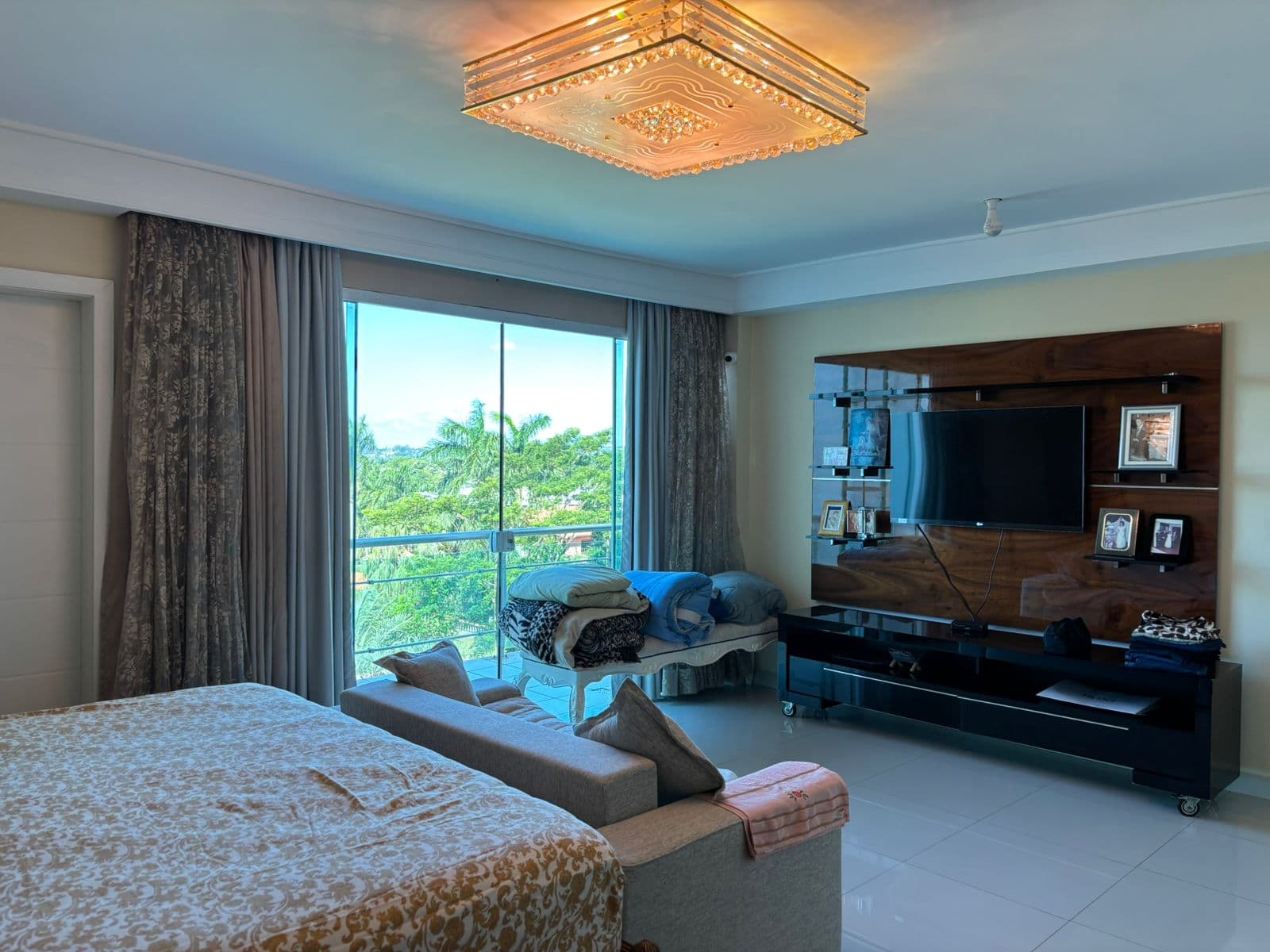 Alquilo lujosa casa minimalista en el Paraná Country Club