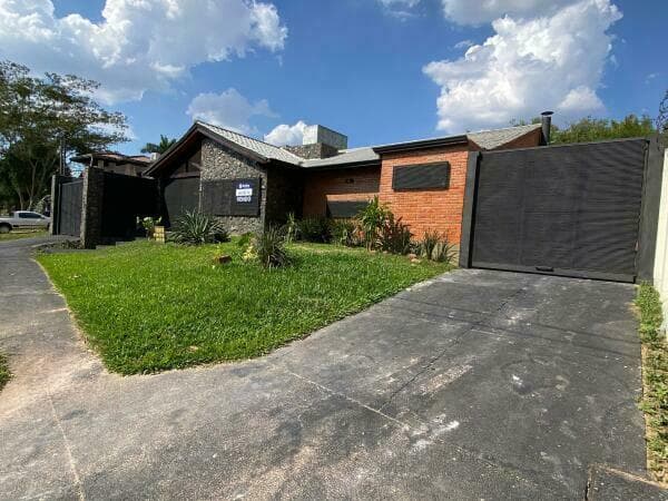 EN VENTA HERMOSA CASA TOTALMENTE AMOBLADA EN LAMBARE ZONA YACHT
