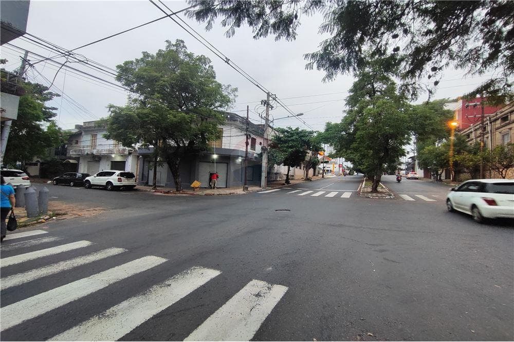 VENDO TERRENO EN ESQUINA EN EL CENTRO DE ASUNCION