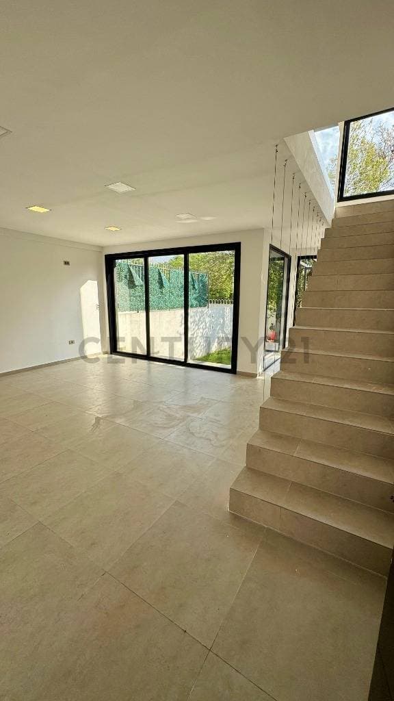 Venta de Casa Dúplex en Lambaré, Central – 2