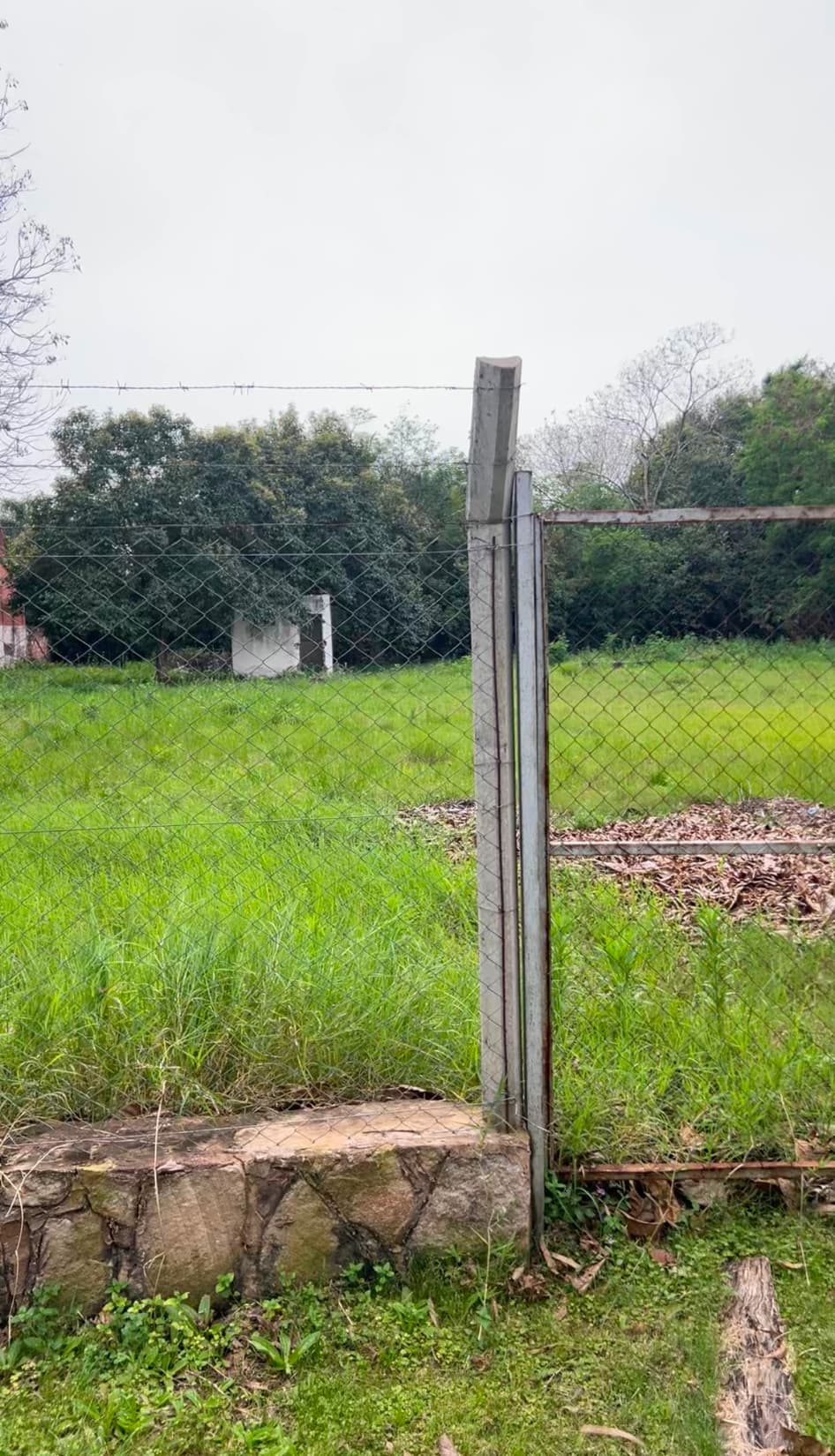 ALQUILO AMPLÍO TERRENO SOBRE AVENIDA PRINCIPAL EN SAN BERNARDINO