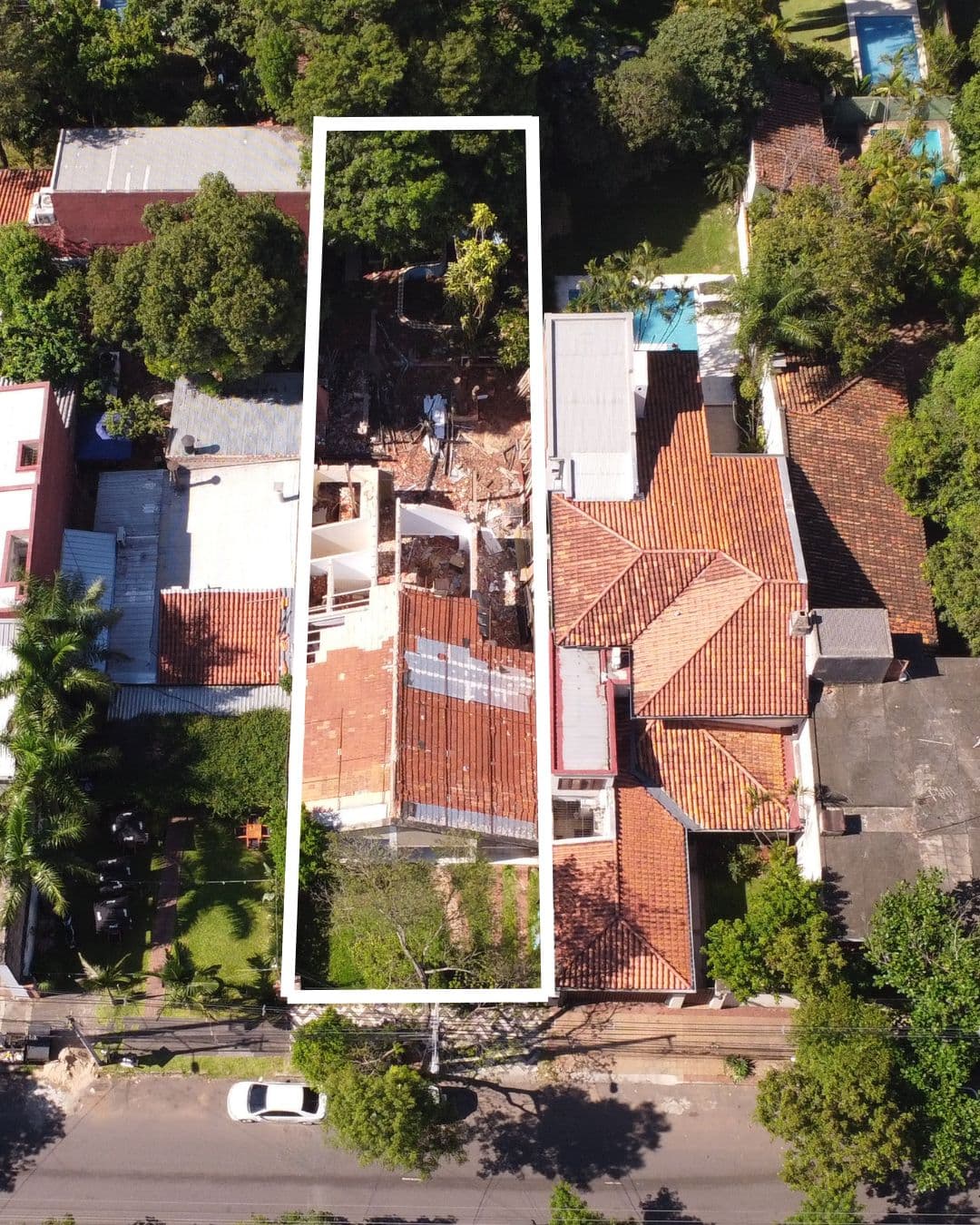 VENDO CASA A DEMOLER EN EL BARRIO YCUA SATI EN ASUNCION