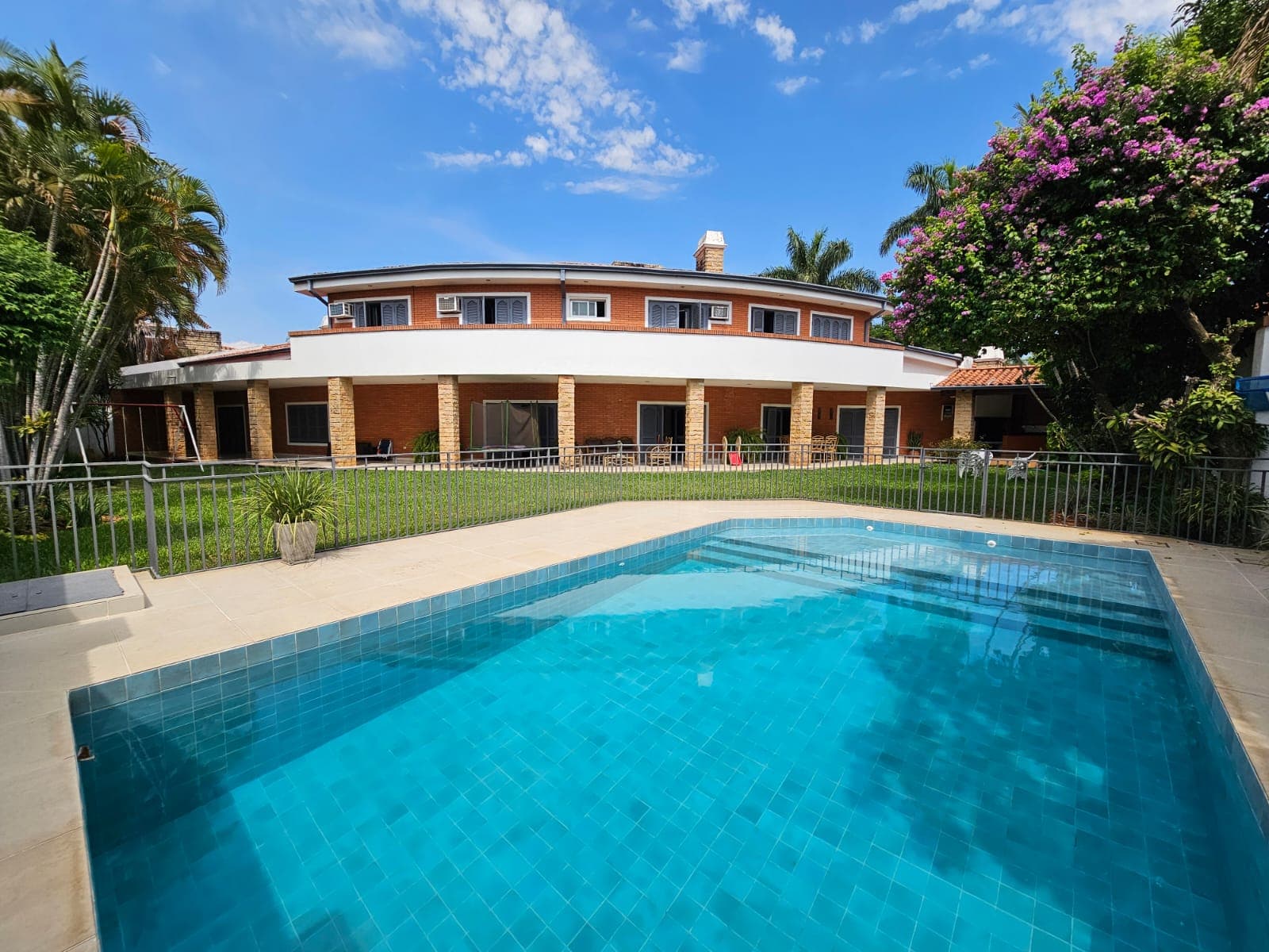 VENDO RESIDENCIA DE 1.138 M2 EN CULDESAC BARRIO SAN CRISTOBAL