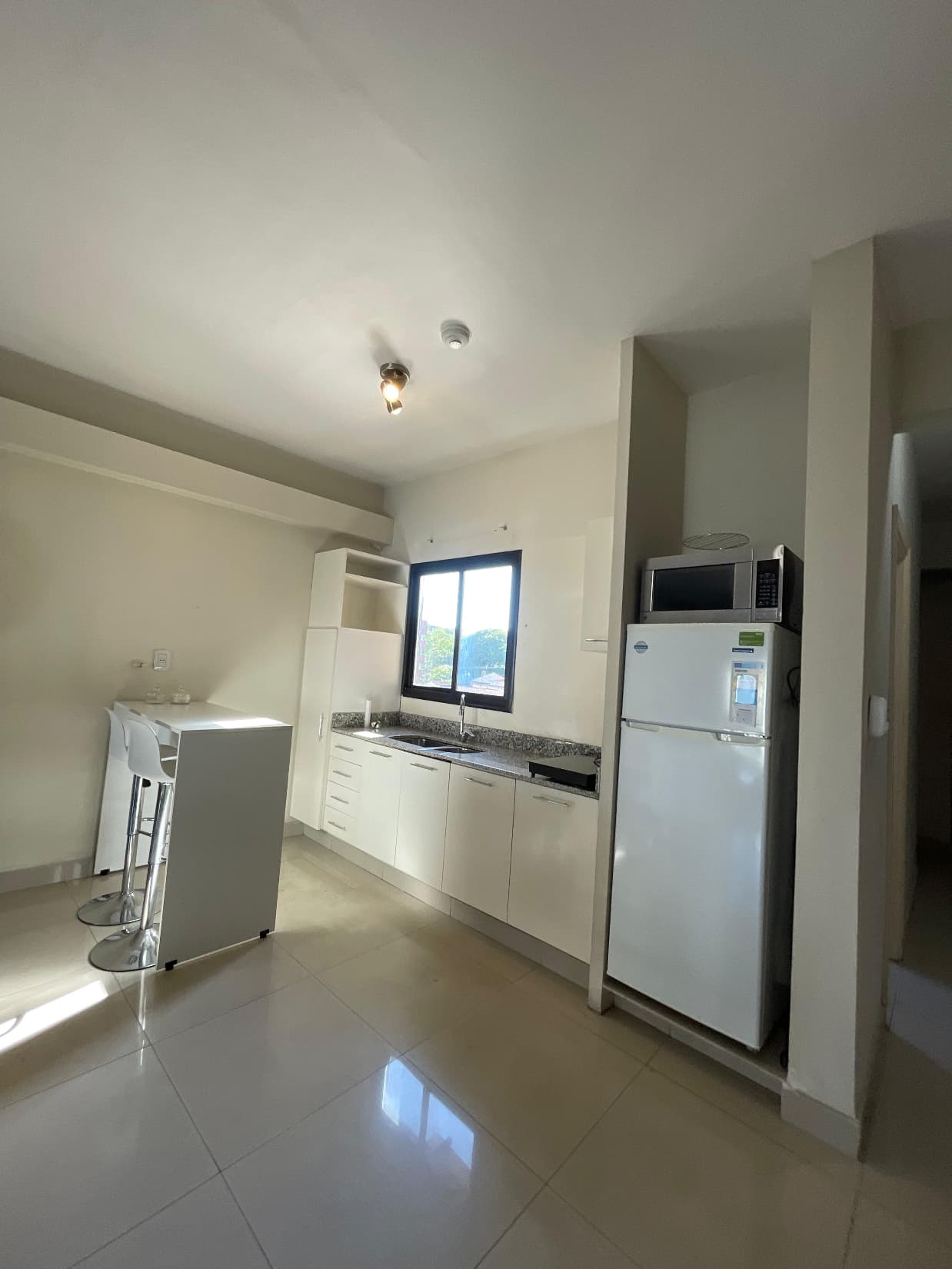 DEPARTAMENTO AMOBLADO DE 1 DORMITORIO EN ALQUILER – 2