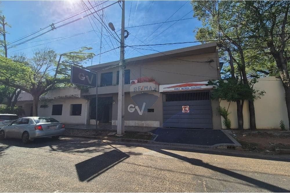 VENDO OFICINAS CON DEPÓSITO EN LUQUE ZONA CENTRO – 3