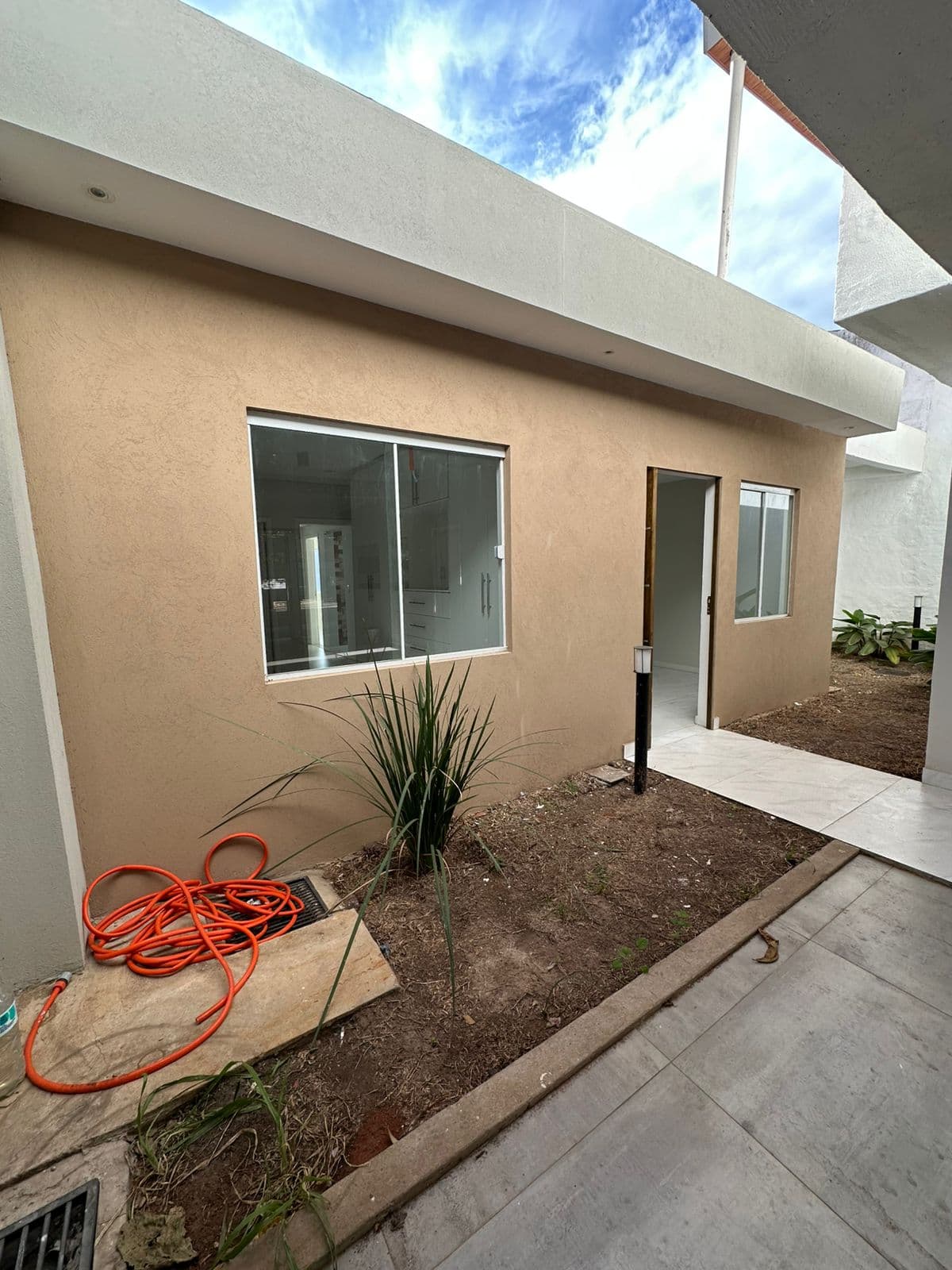 Vendo casa en Villa Elisa en el Barrio 29 de Setiembre