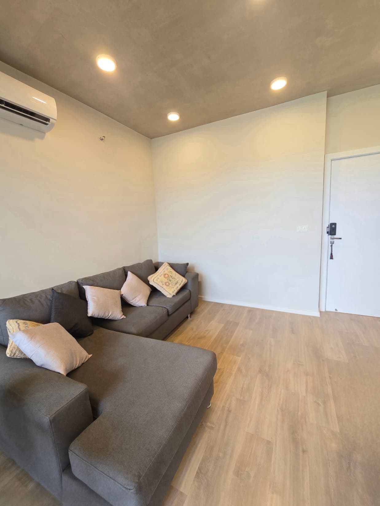 En Alquiler depto. Amoblado de 1 Dormitorio en Life de Gaulle – 3