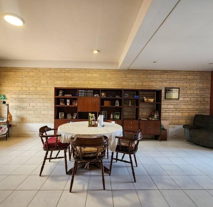 Vendo duplex en Esquina ???? ???? Luque, Zona Plaza Madero