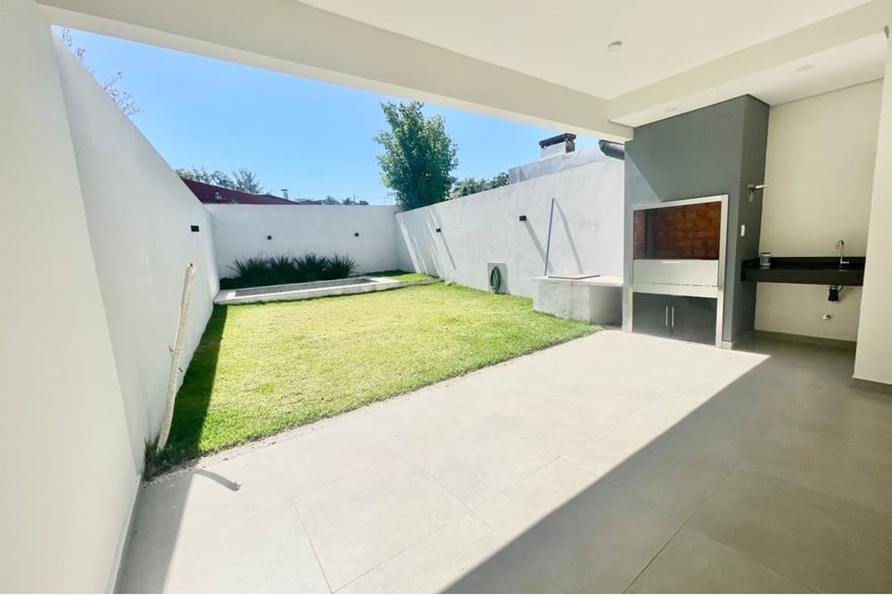 FINO DUPLEX A ESTRENAR CON PISCINA EN LOMA PYTA