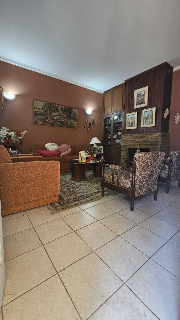EN VENTA AMPLIA CASA ZONA CLUB DVO. SAJONIA - SAJONIA - ID 33352 – 2