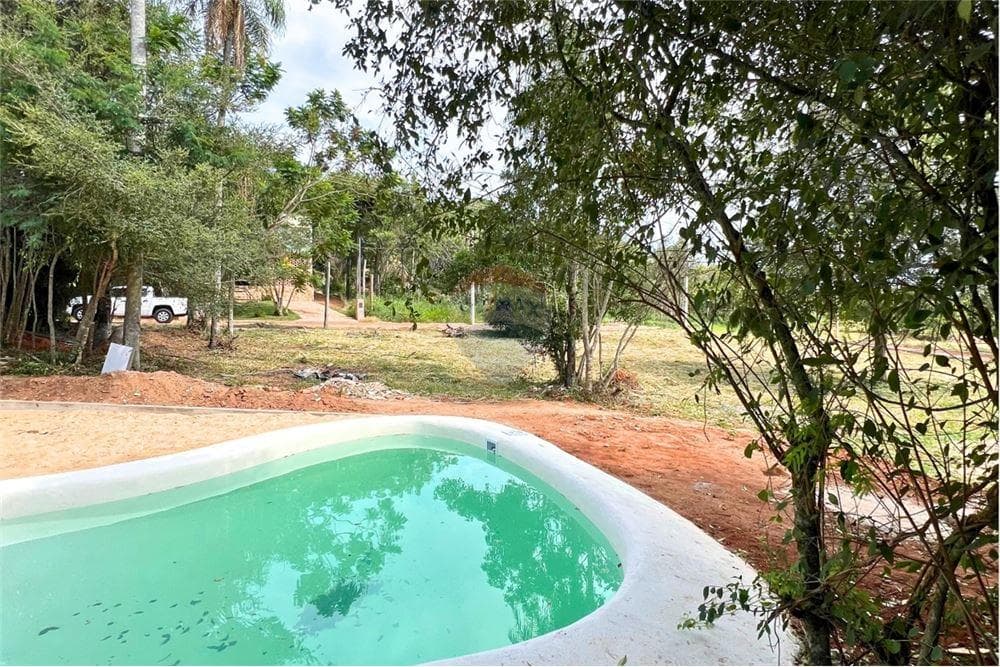 Chalet con arrollo en Piribebuy – 2