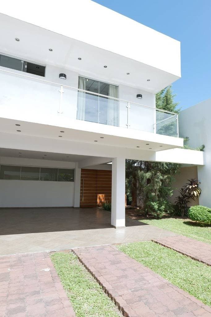 ALQUILO HERMOSA RESIDENCIA CON PISCINA EN BO JARA