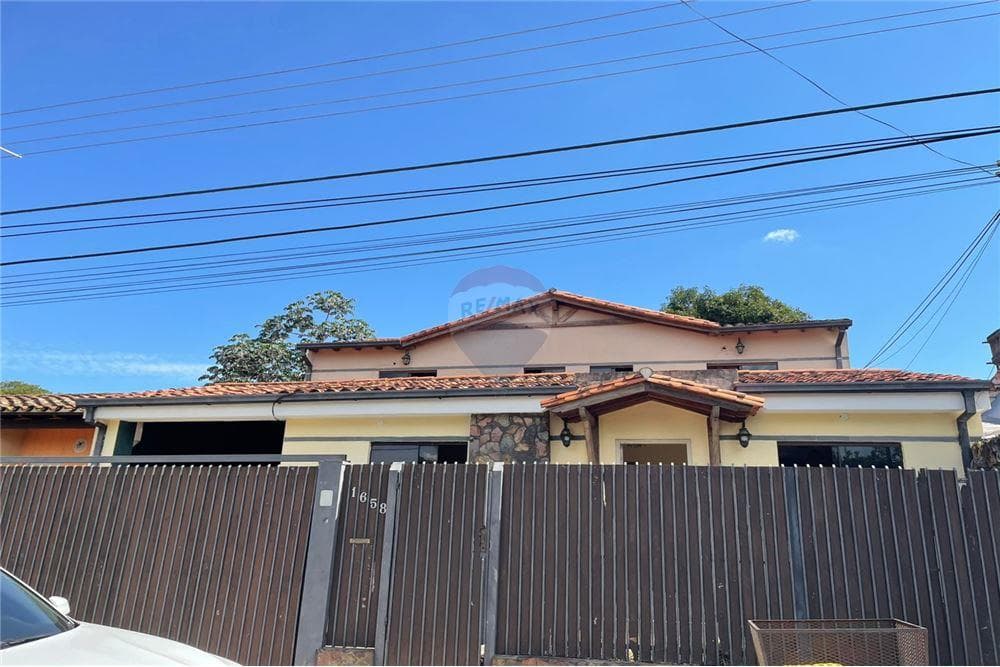VENDO CASA DE DOS NIVELES EN LAMBARÉ BARRIO Villa cerro corá