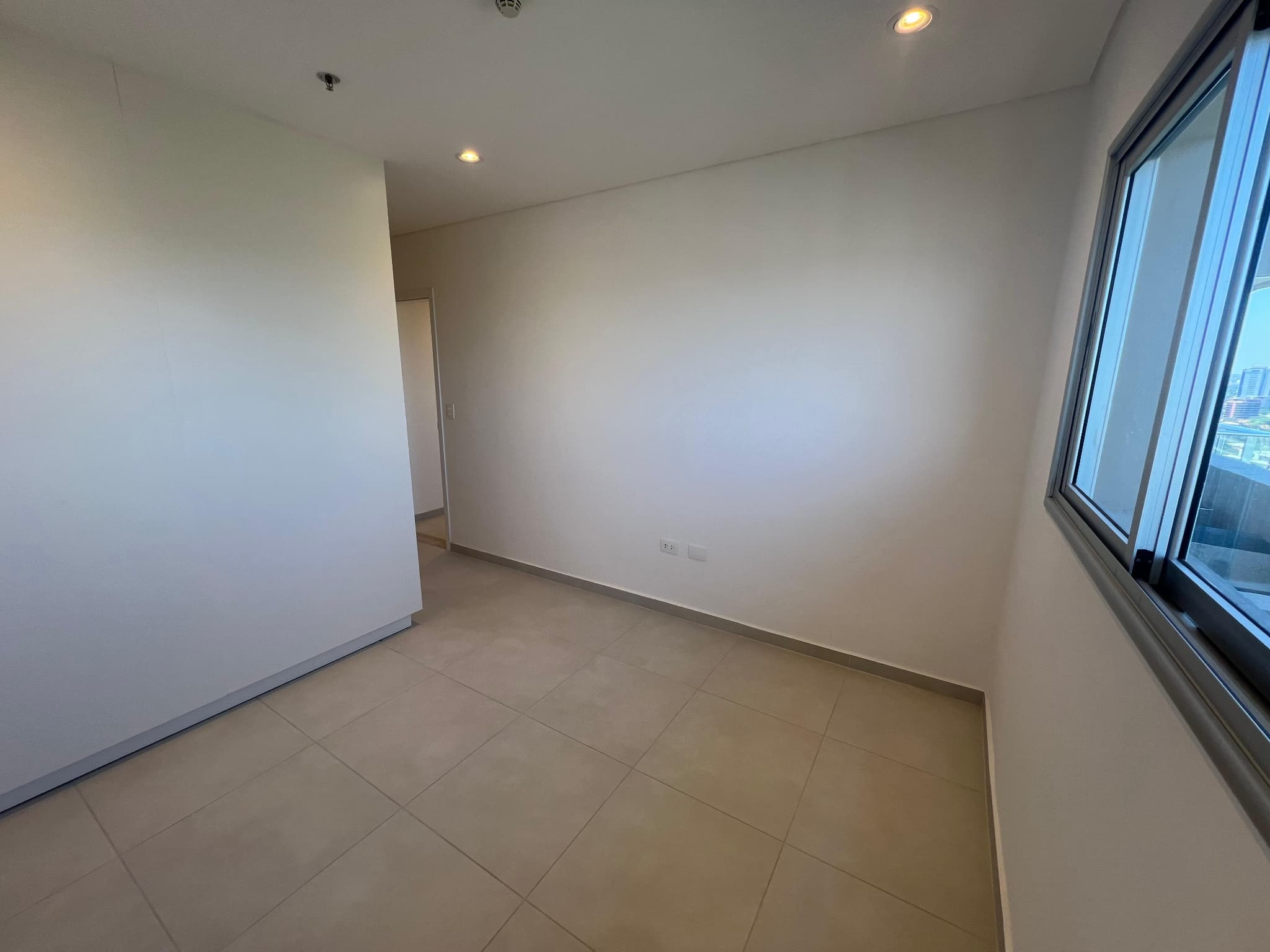 VENDO DEPARTAMENTO DE DOS DORMITORIOS EN BARRIO LAS LOMAS – 2
