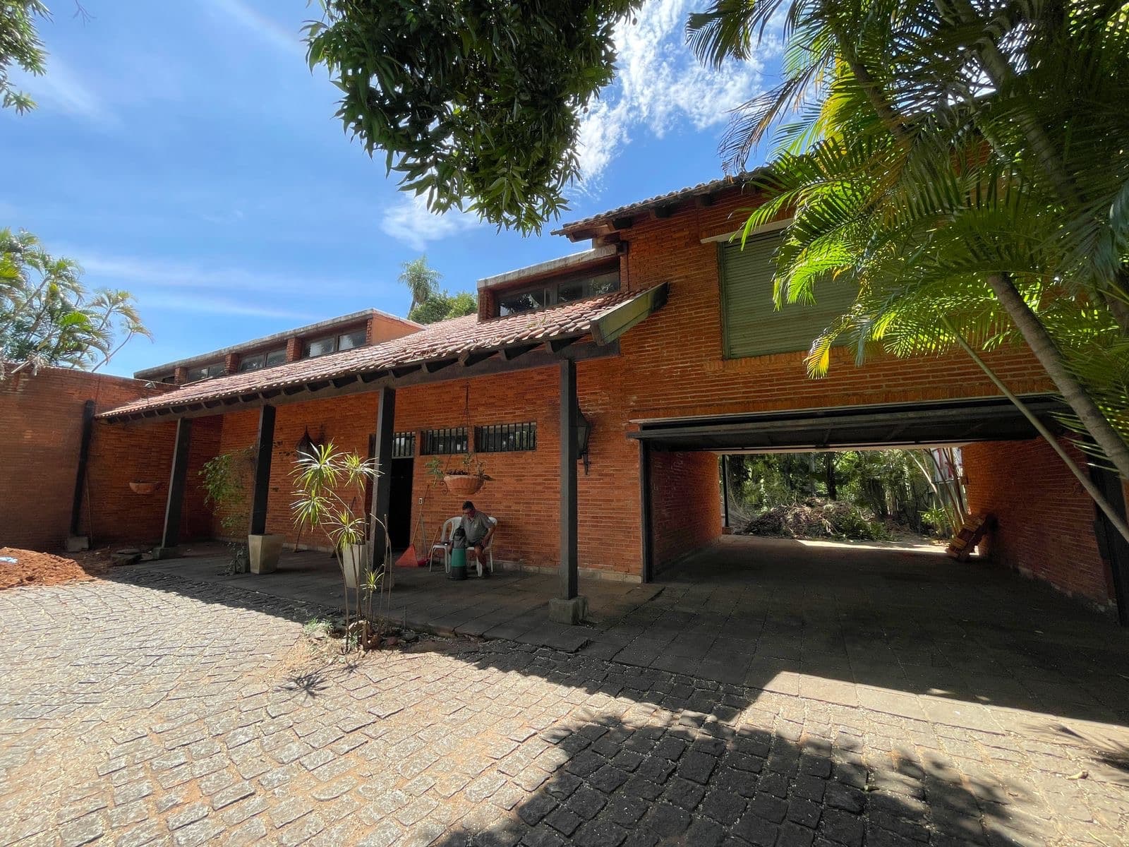 ALQUILO PROPIEDAD COMERCIAL SOBRE AV. MARISCAL LOPEZ
