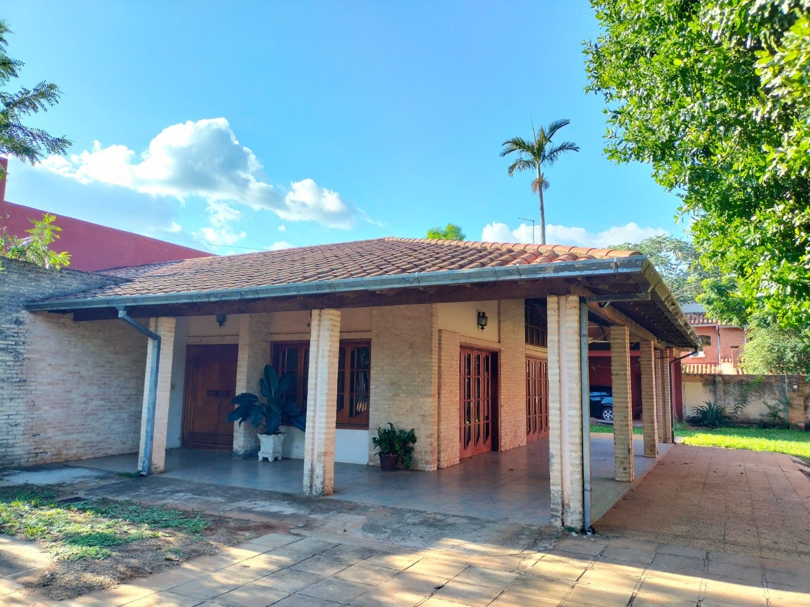 Vendo Casa Con Piscina En Fernando De La Mora Zona Norte. Terreno 720m2