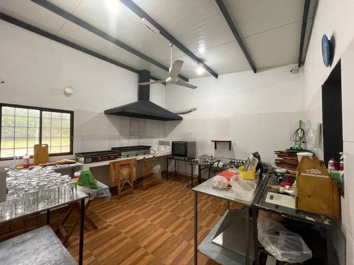 VENDO EMPRENDIMIENTO CON GRAN POTENCIAL EN PARAGUARI, ZONA FRUTERIA – 2