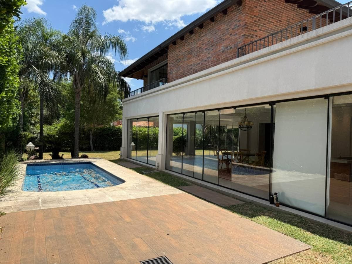 Exclusiva Residencia en Alquiler – Barrio Cerrado Montesol – 3