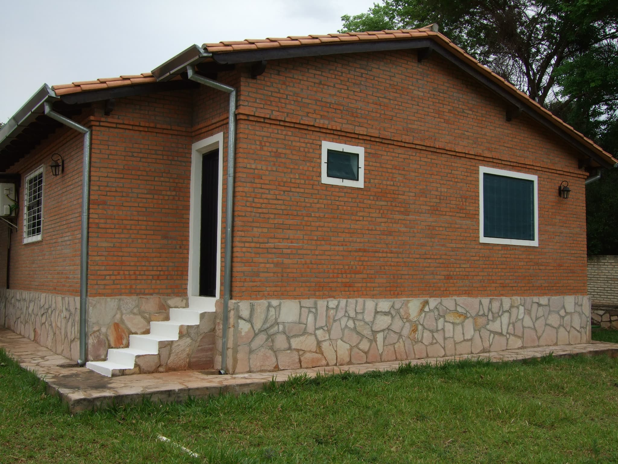 Venta De Casa En Areguá De Excelente Calidad Constructiva – 2