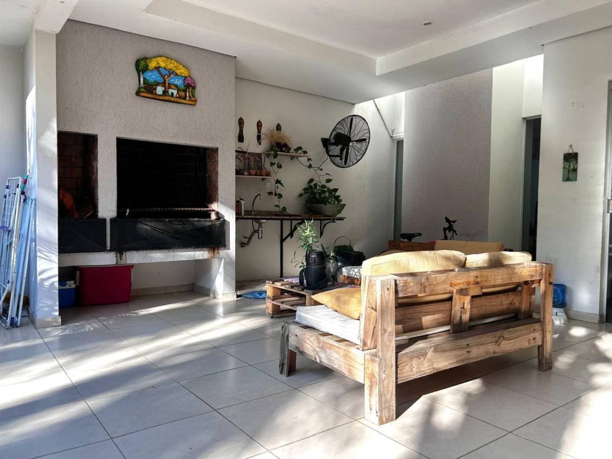 Vendo amplia casa en Ycua Sati – 2