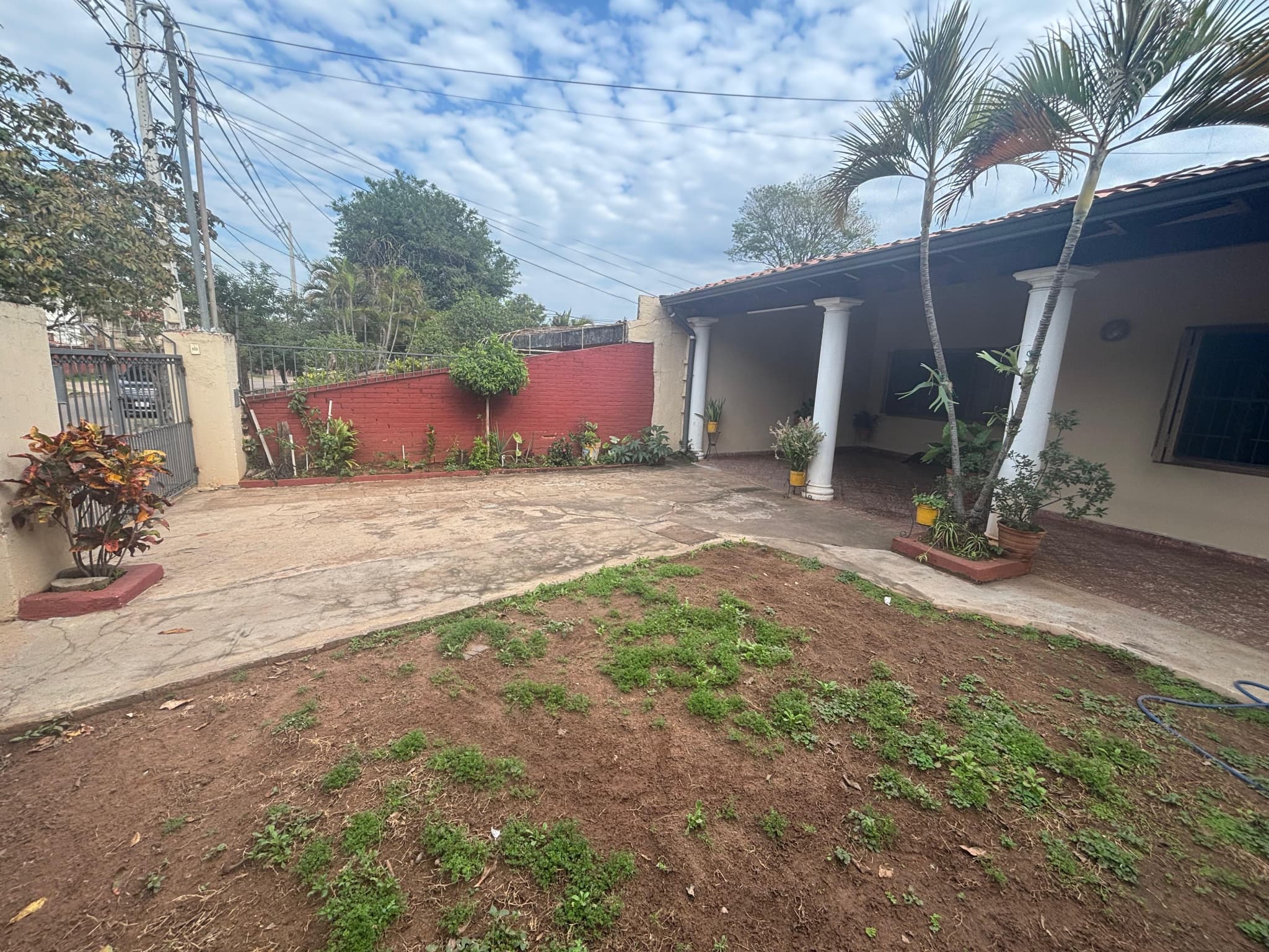 Propietario Vende – 500 M² Con 2 Casas En Zona Botánico – 2