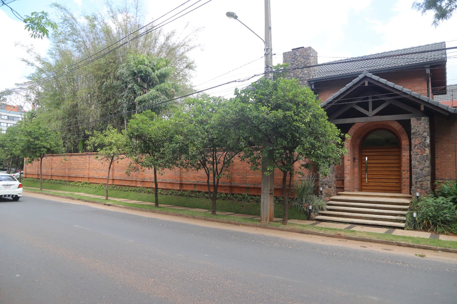 Residencia Premium En Asunción — Elegancia, Amplitud Y Diseño Exclusivo