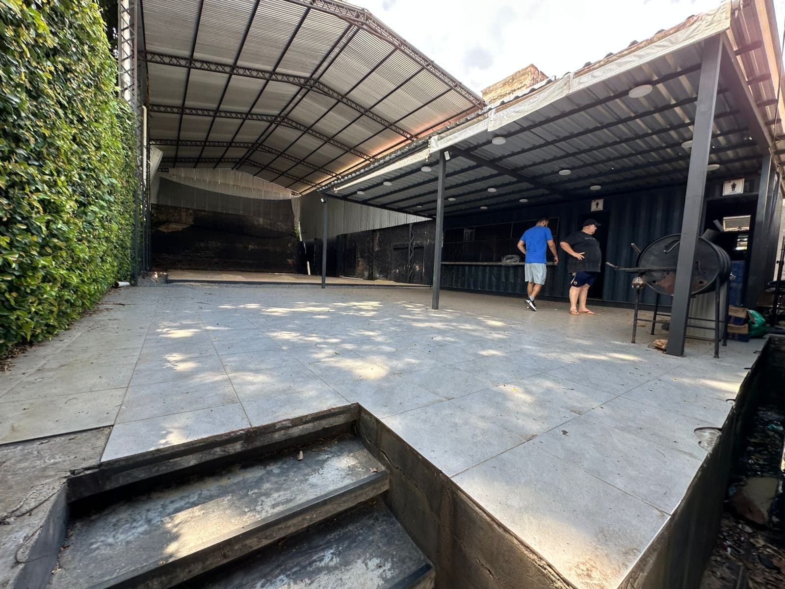 Oferta Tinglado En Alquiler – Zona Aviadores Del Chaco Y Santísima Trinidad