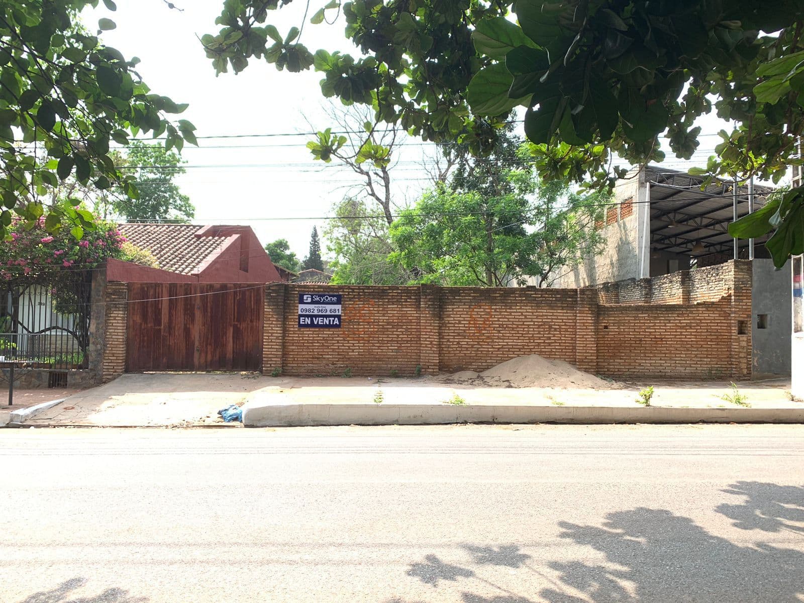 VENDO TERRENO EN LAMBARÉ