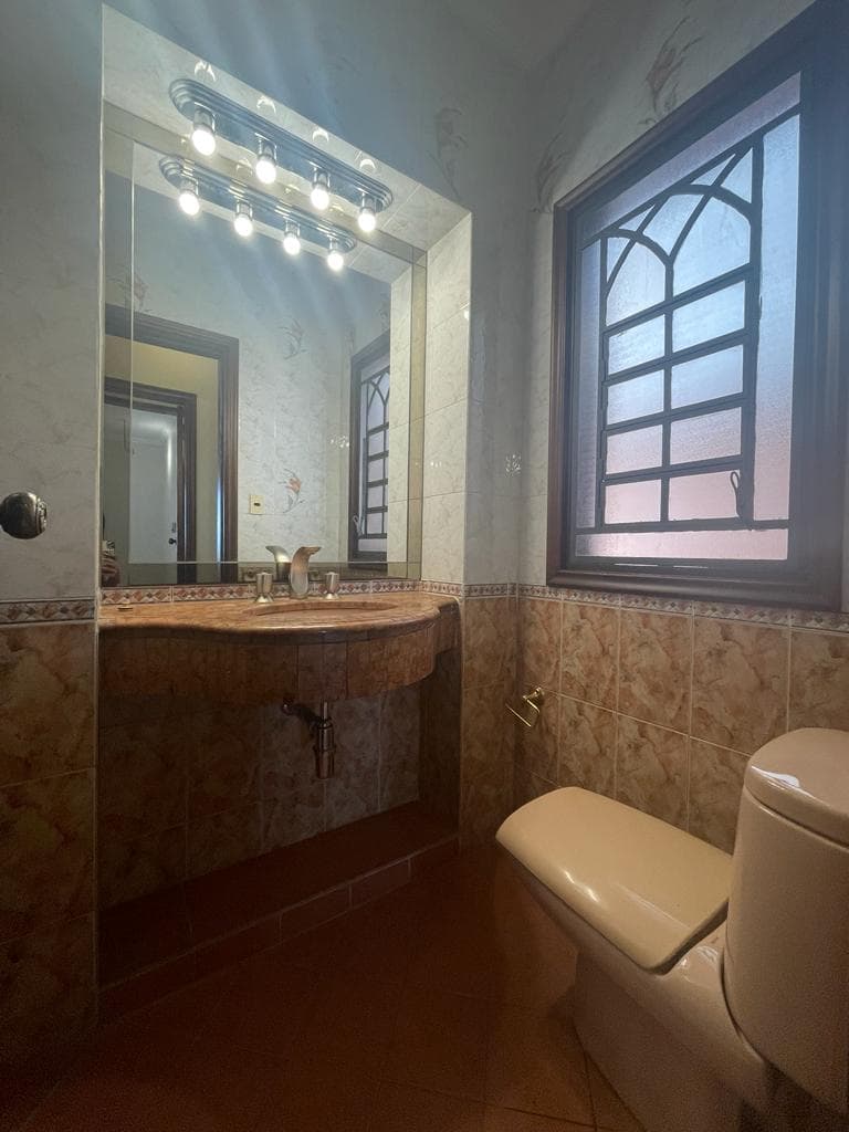 DUPLEX TIPO CASA AMOBLADO zona feria ASUNCION