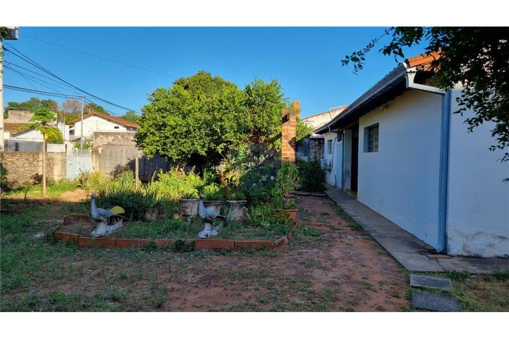 VENDO ESQUINA EN BARRIO OBRERO – 3